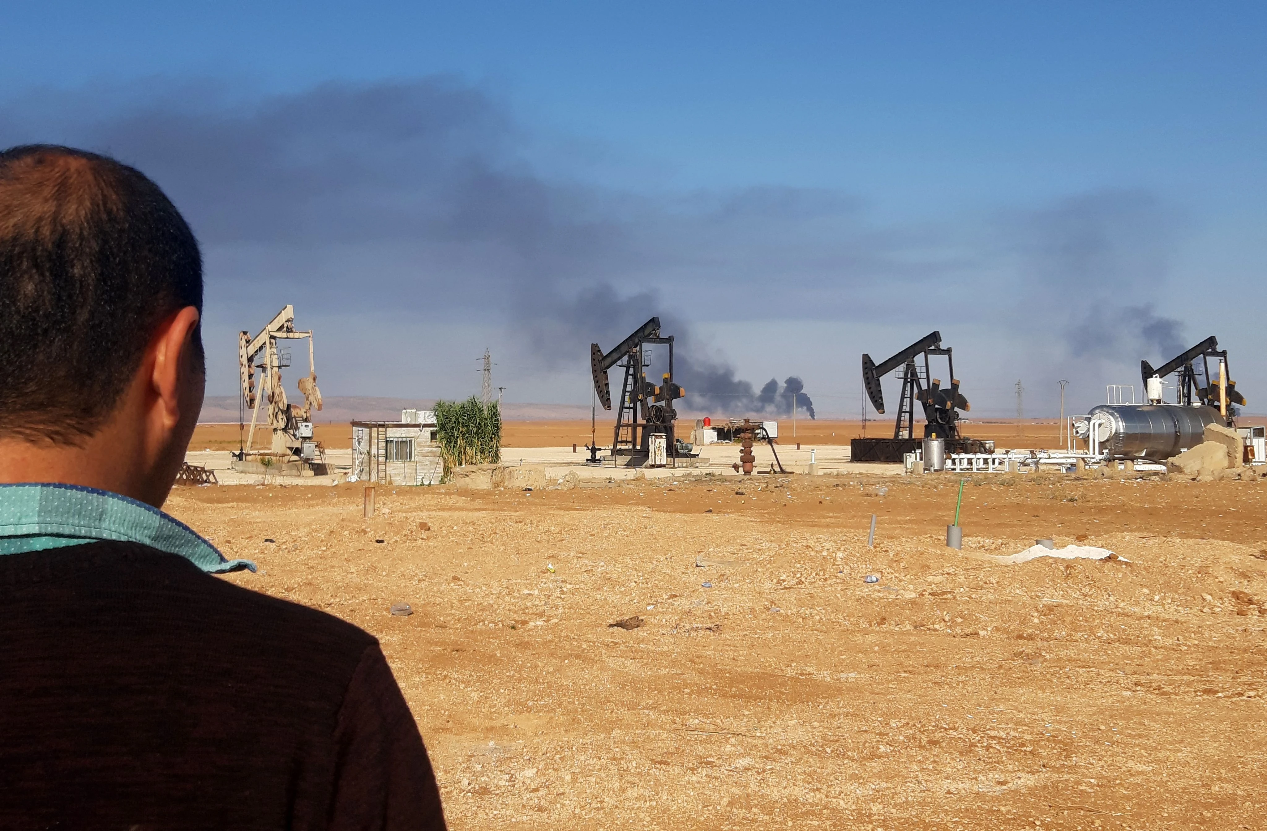 إعـادة تشـغيل مصـافي النـفـط في سوريا: اخـتبار للسلـطة الجـديدة وآفـاق اقتصـادية واعـدة