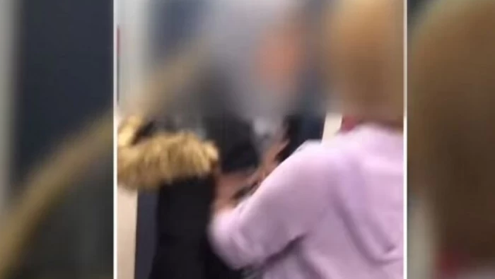 طفلة سورية تتعرض لهجوم عنصري في امريكا