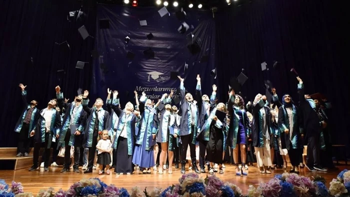 طلاب سوريون تفوقوا على أقرانهم الأتراك في الجامعات التركية