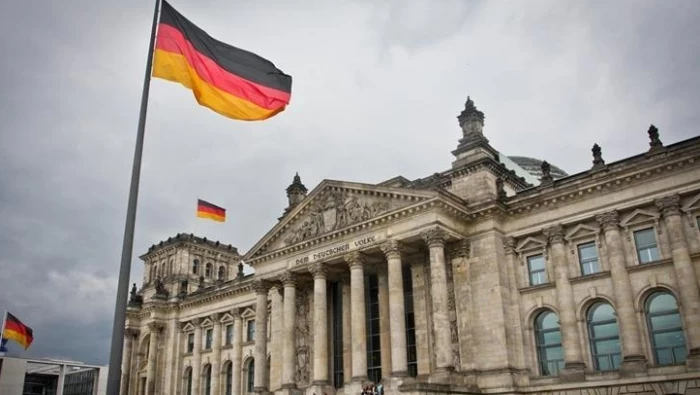 ألمانيا تعتزم توطين آلاف اللاجئين السوريين