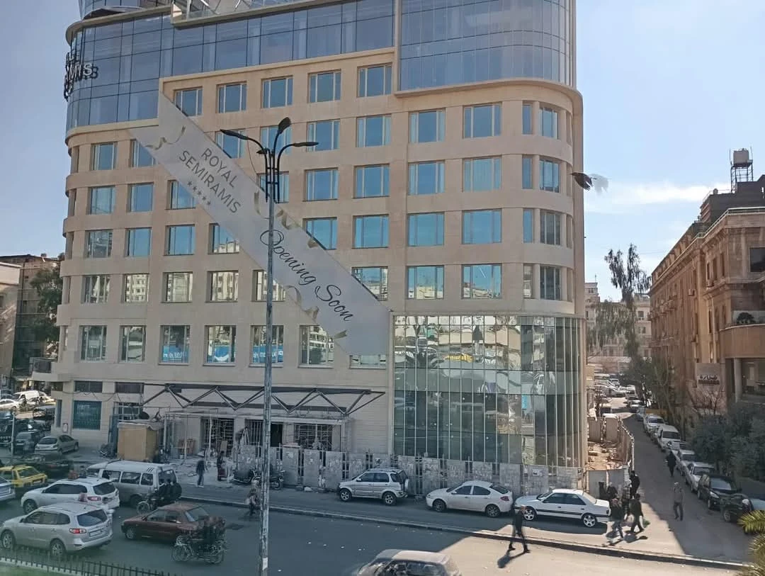 بالصور.. استمرار أعمال التأهيل في فندق سمير أميس بدمشق استـعداداً لافتتاحه قريباً