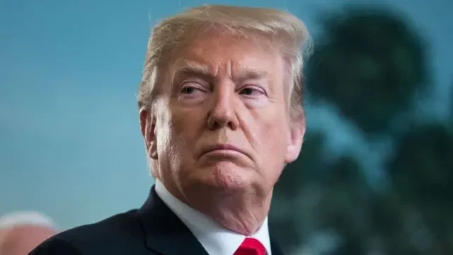 ترامب يعلن خطـطاً لإعلان حـ.ـالة طـ.ـوارئ وطـنية واستـخدام الجـيـش لتـرحـيل المـهاجـرين غير الشـ.ـرعيين