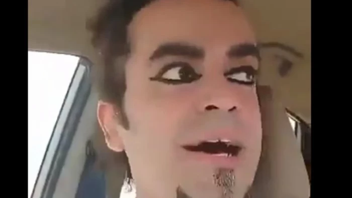 اعتقال "إبليس" بشوارع السعودية وجدل على "التواصل" (شاهد)