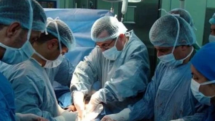 السعودية.. عملية نادرة لإنقاذ طفل ابتلع بطارية