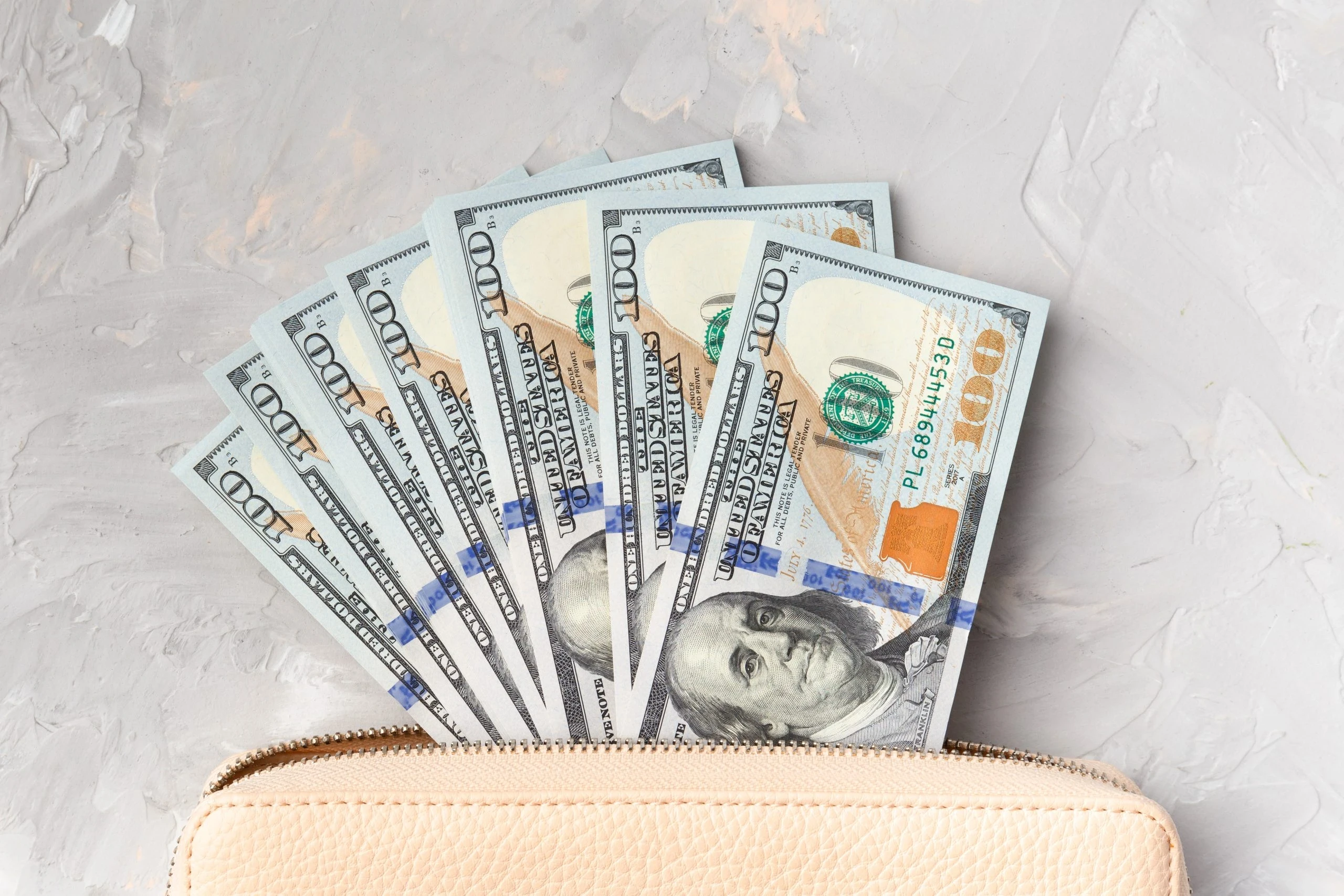 "جالكسي ترانسفير" تطلق خدمة تحويل الأموال إلى سوريا: دولارات تصل في ثوانٍ!