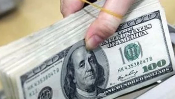 الدولار يقفز بين 20 إلى 30 ليرة
