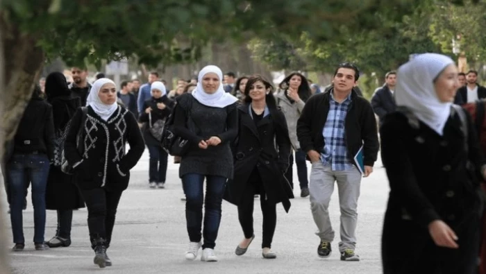 مرسوم بمنح دورات استثنائية وعام استثنائي للطلاب العسكريين والمدنيين المستنفدين بمختلف المراحل الدراسية الجامعية