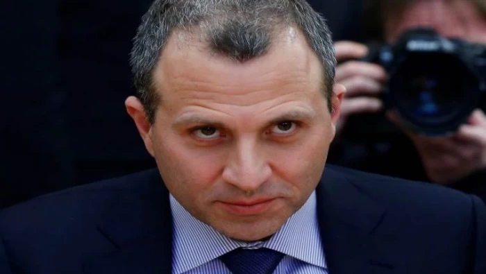 "أنت المحسوبية وفساد النخبة"... مذيعة تشن هجوما شرسا على مسؤول لبناني على الهواء مباشرة... فيديو