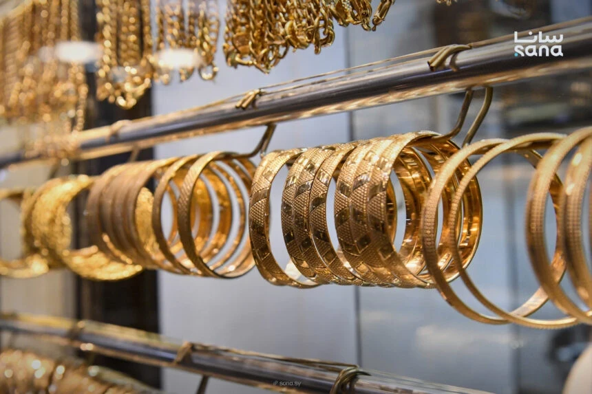 تباين أسعار الذهب محليًا وعالميًا يفاقم شكاوى السوريين