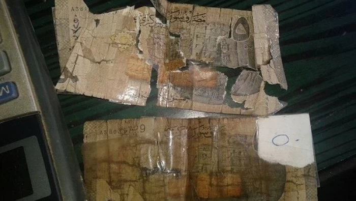 الدولار يتخطى حاجز الـ 900 في معظم محافظات سوريا