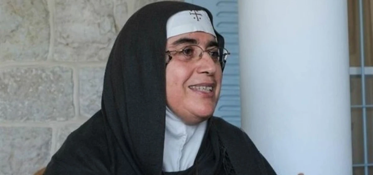 دعاوى قضائية ضد شخصيات بارزة في سوريا بتهم إنكار الجرائم وتضليل الحقائق