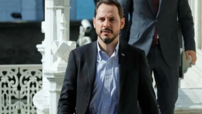 تركيا: تراجع الليرة لا يهدد البنوك