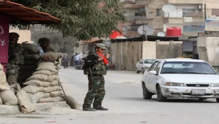 النظام يزيل عدد من الحواجز على طريق حلب سلمية