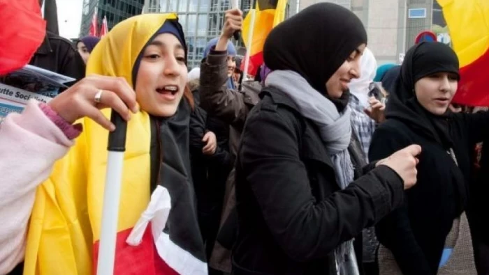 مسلمو بلجيكا يرسلون مساعدات غذائية لعائلات سورية في تركيا