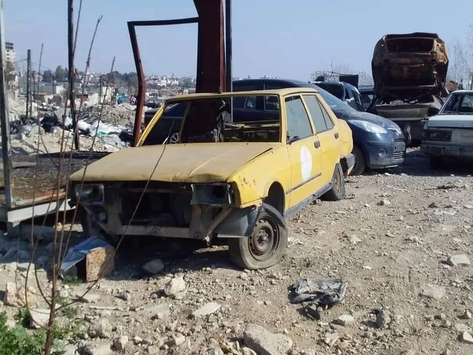 ترحيل السيارات المتوقفة منذ سنوات