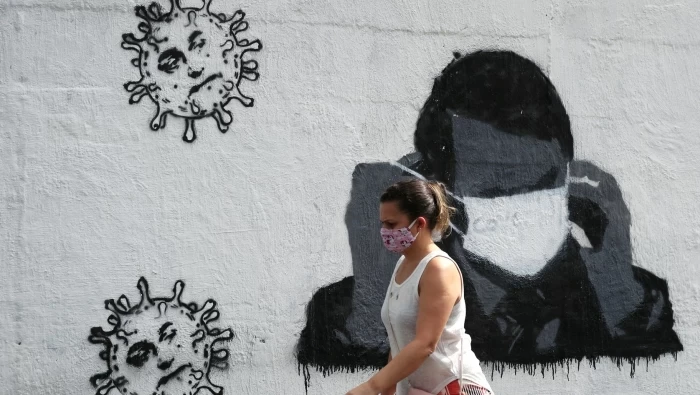 الصحة العالمية تقر لأول مرة بظهور "دليل" على احتمال انتقال كورونا عبر الهواء