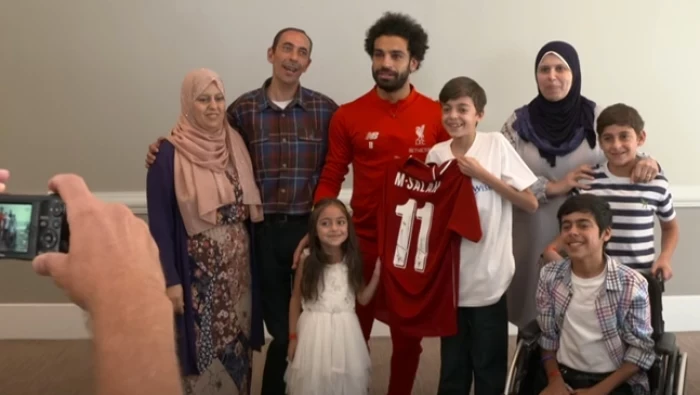 (شاهد) محمد صلاح يحقق حلم طفل سوري