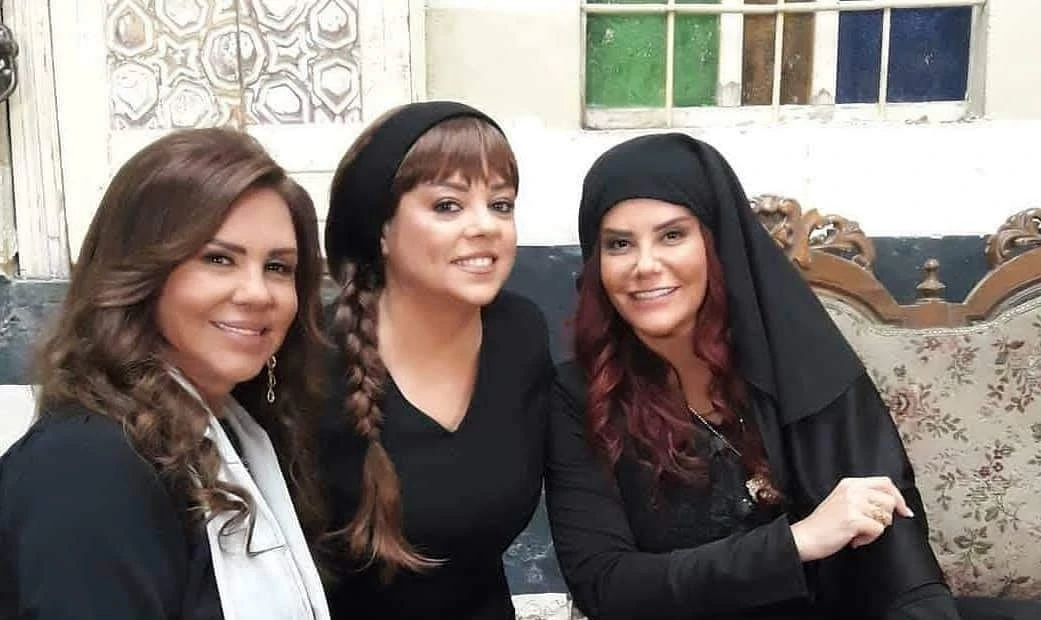 ممثلة سورية تـأثر القلوب بحديثها عن اصابـ.ـتها بالسـ.ـرطان وانفصالها عن زوجها