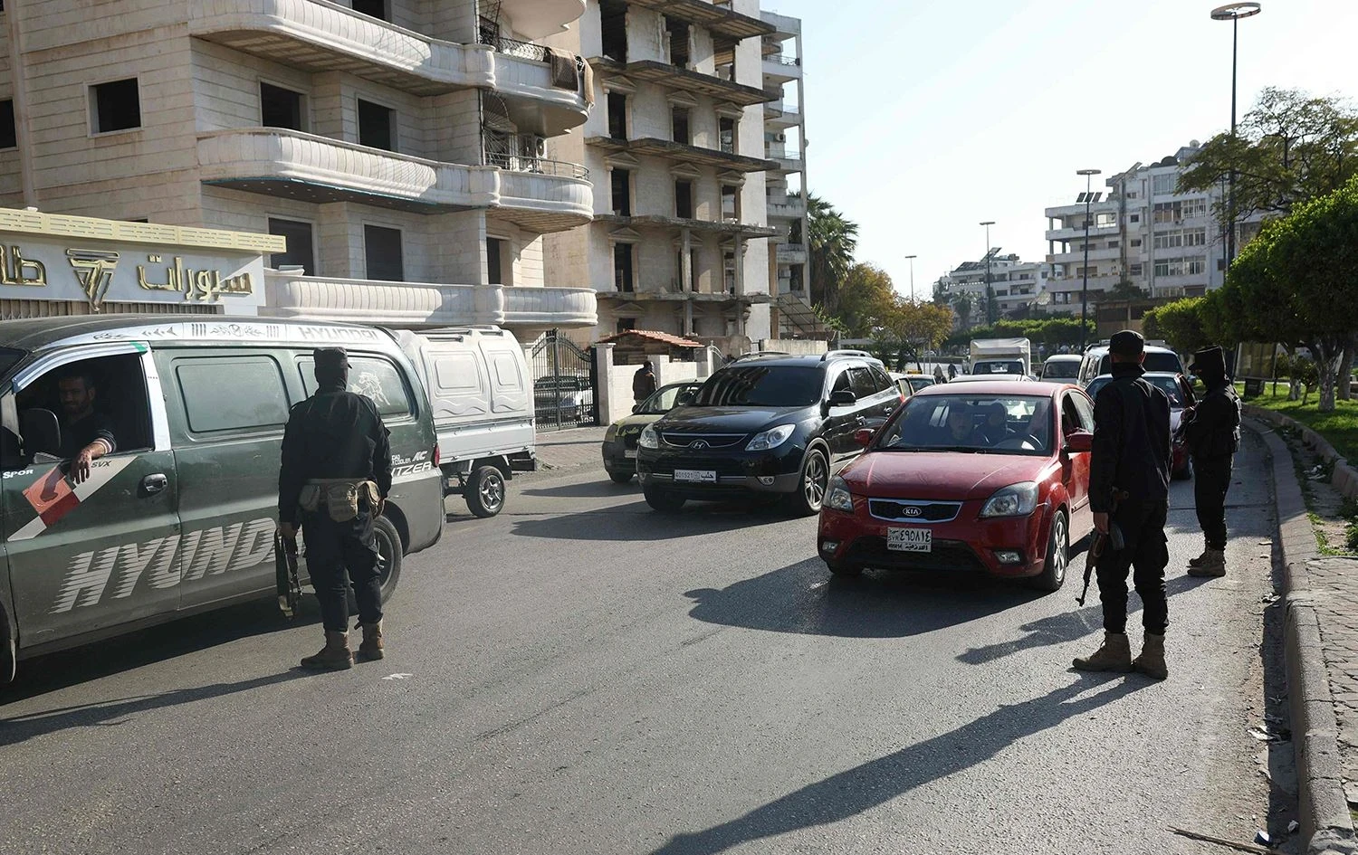 فرنسا تحذر من رفع العقوبات على سوريا دون محاسبة المسؤولين عن انتهاكات المدنيين