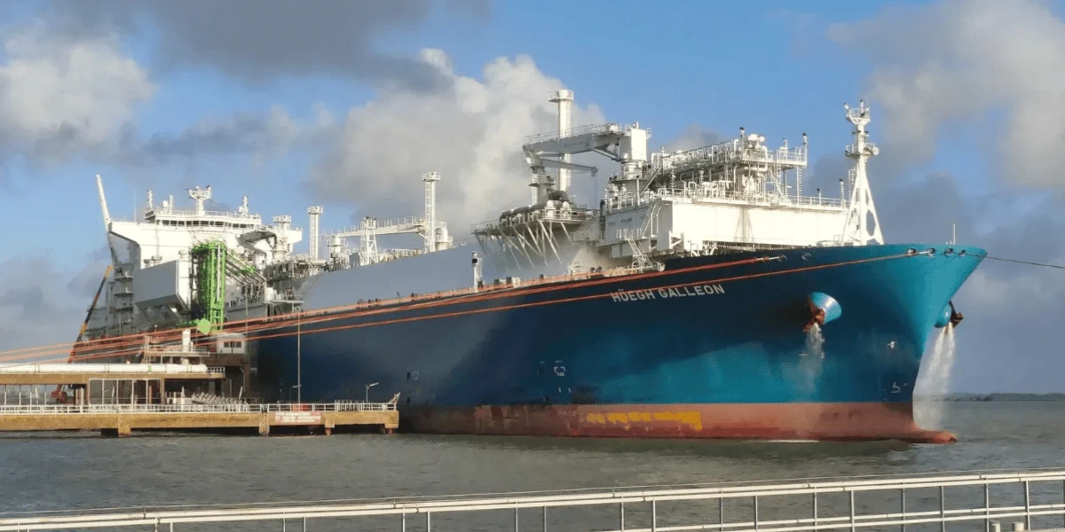 مصر تؤجّل تسلّم عشر شحنات غاز بعد تراجع استهلاك الطاقة