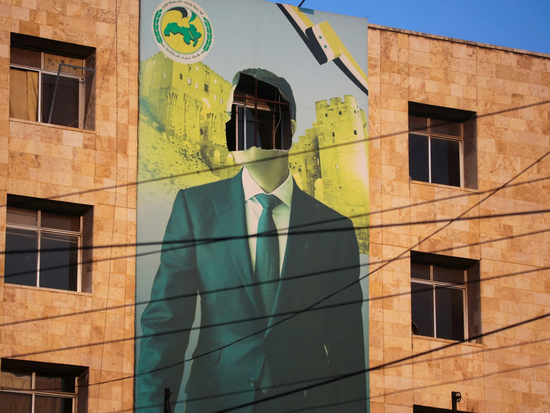 مسـ.ـؤولون أمـريـكـيون: نـظـام الأسـد يـواجـه انـ.ـهـياراً وغـيـاب خطـة للهـ.ـرو.ب