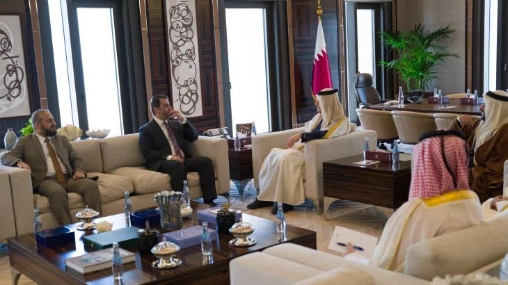 قطر تسـعى لدعـم رواتـب موظـفي القـطاع العام في سوريا