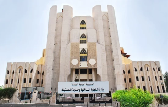 خبير اقتصادي يهـ.ـاجم وزارة التجارة الداخلية