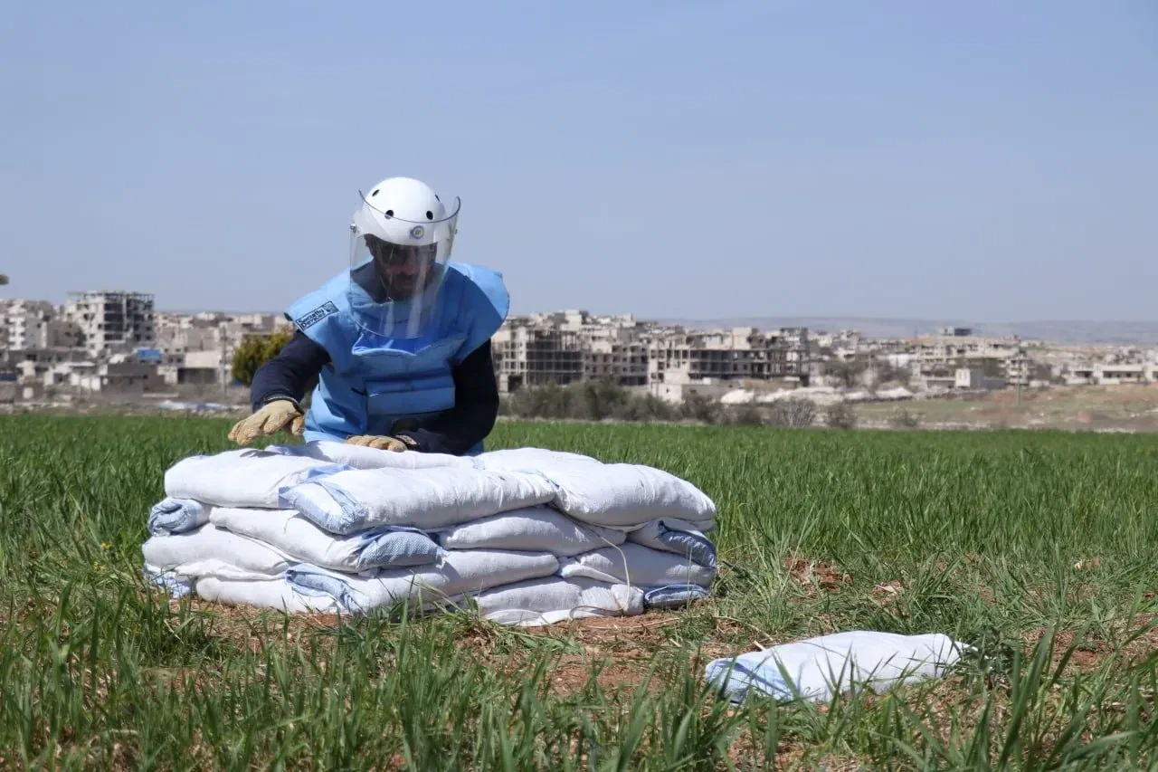 وزارة الدفاع توضح: فقدان عدد من العاملين خلال مهام إزالة المخلفات الحربية