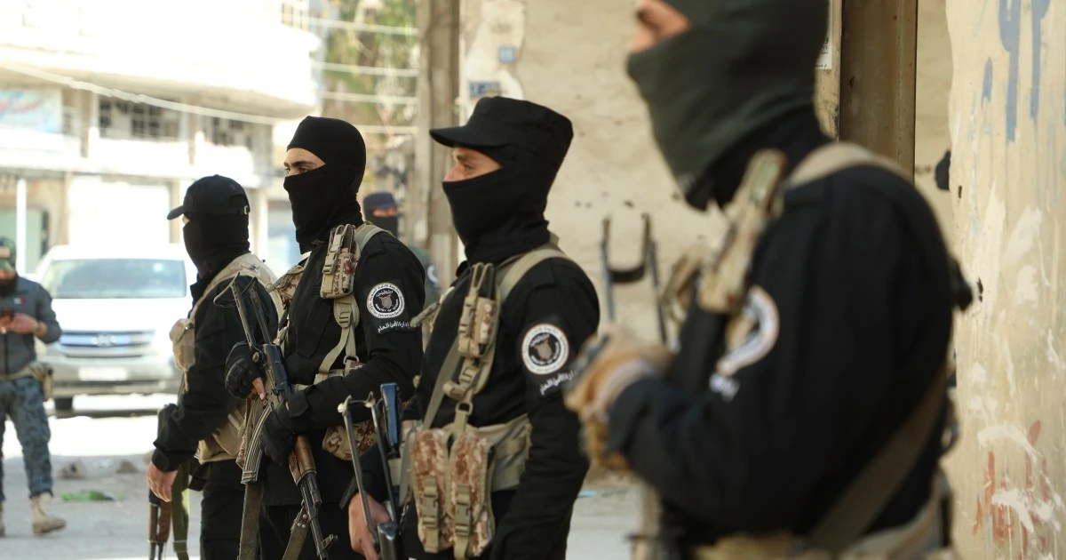 القبض على شخص متورط بقضايا أمنية وتجريب غير قانوني في ريف دمشق