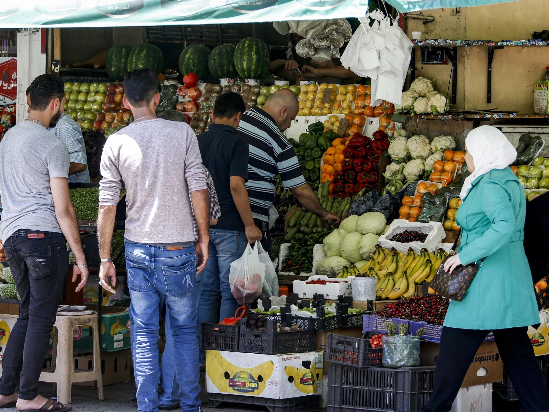 غلاء مستمر في أسواق دمشق رغم تراجع طفيف لبعض الأسعار