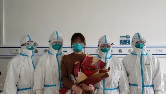 أول متعافية من كورونا تقدم "نصيحة غالية"