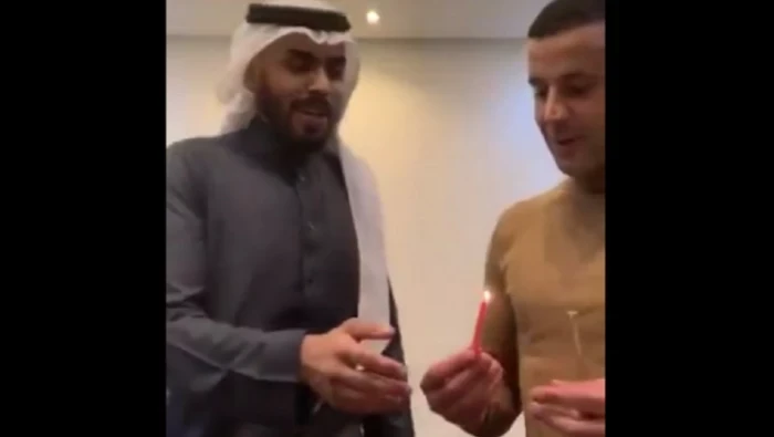 أدرعي: صديق إسرائيل العزيز يشعل شموع "حانوكا" في الرياض