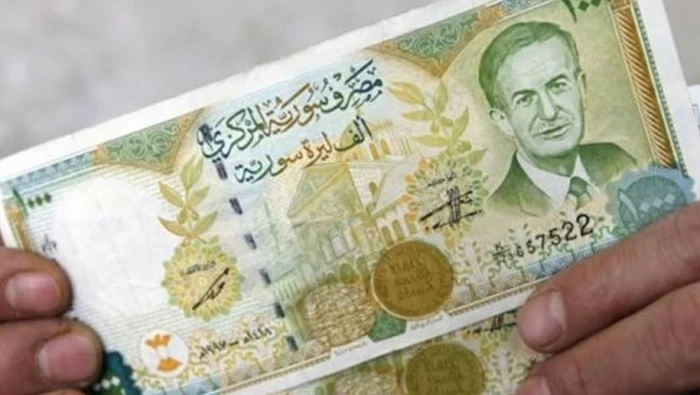 سوريا.. تراجع الليرة مجددا أمام الدوﻻر