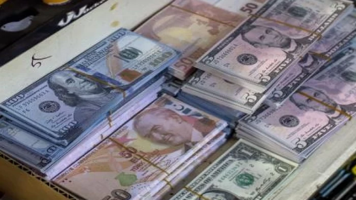 الليرة التركية تتراجع صوب مستويات قياسية متدنية