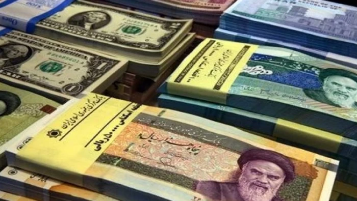 انهيار الريال الايراني أمام الدولار الأمريكي