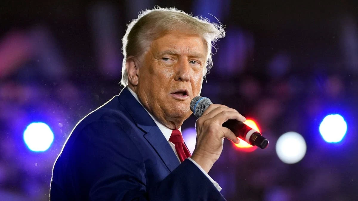 ترامب: تجمـ.ـيد المسـاعـدات الخارجية وطلـب خفـض أسعار الفائـ.ـدة بعد فوزي الكبير