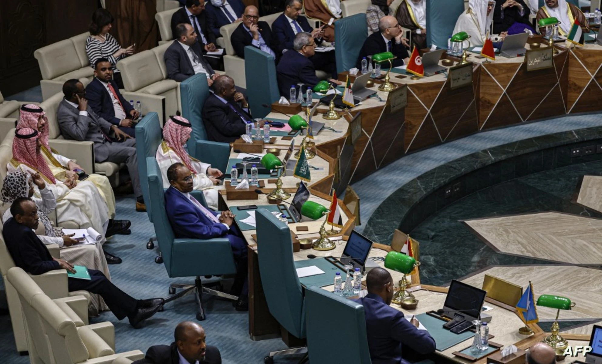 قـطر: دعـ.ـم الشعـب السوري والحـ.ـل السـ.ـياسي أولـ.ـوية