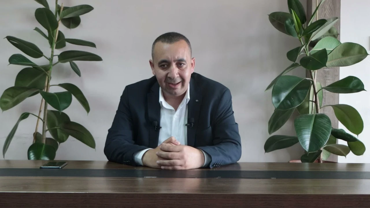 الناشـط الحقـوقي طه الغازي ينتـقـد حـاد.ثـة الجامع الأموي وتـجـاهل قضـايا الشعب السوري