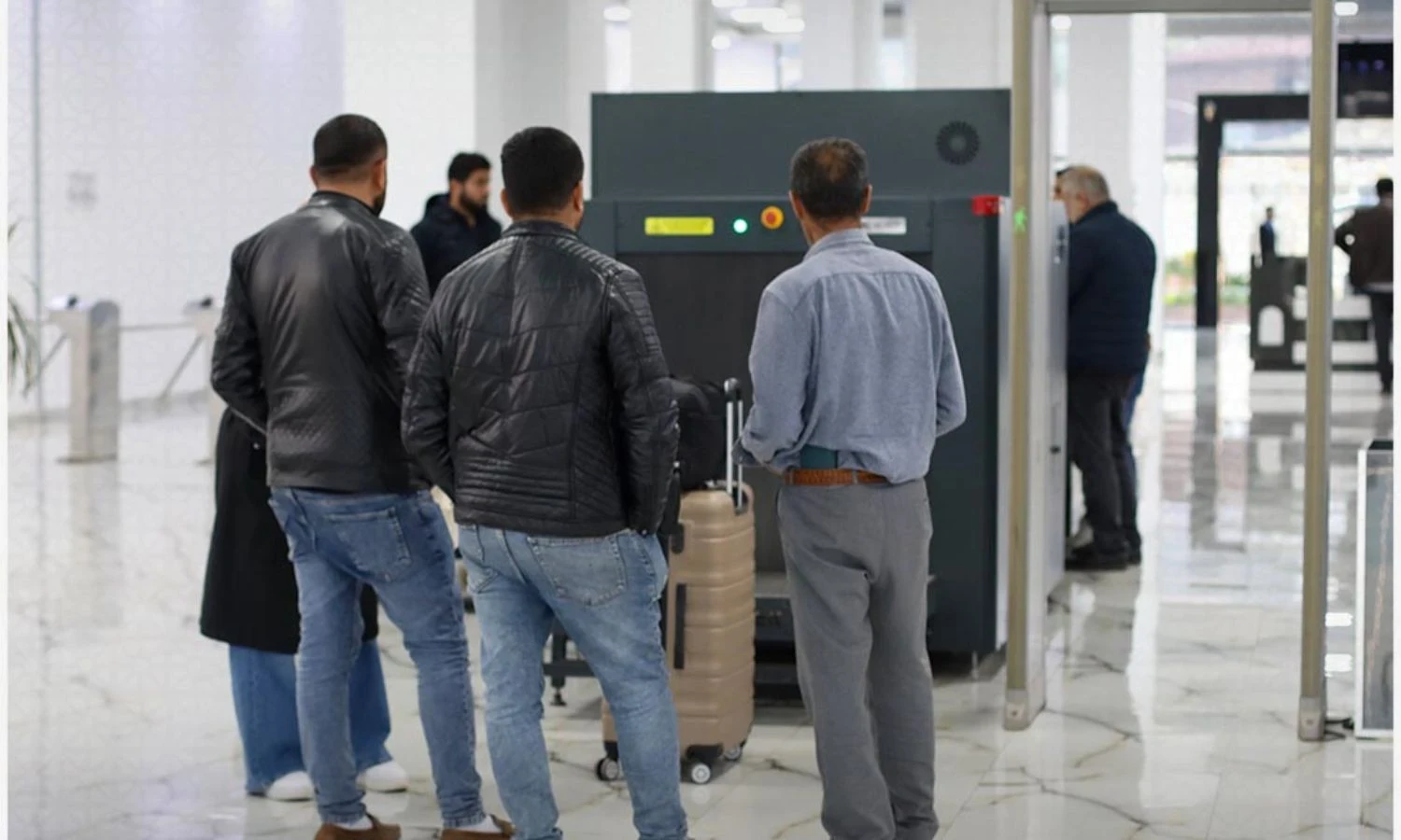 تركيا تعـلن عن مـنح تـذكـرة عـبور للسـوريين الراغـبين بالعـودة إلى بـلادهـم