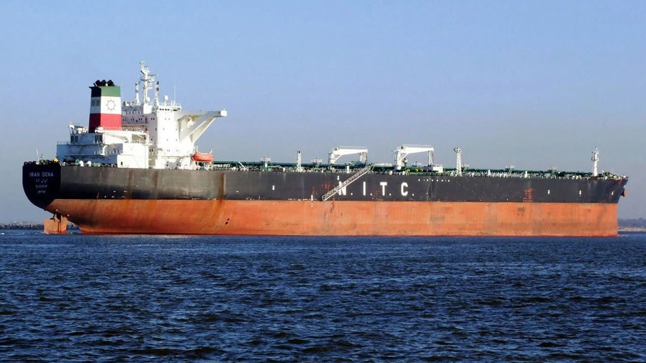 وصول أول ناقلة محملة بمادة المازوت إلى مصب بانياس لدعم احتياجات السوق المحلية