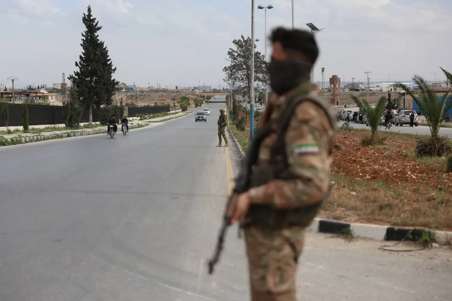 تحركات جديدة للجيش السوري قرب سد تشرين وسط تحذيرات من المساس بوحدة البلاد