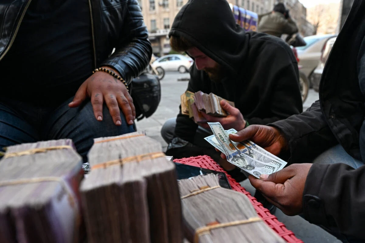 رفع سعر صرف الليرة السورية: خطوة نحو ضبط السوق السوداء أم مجرد تعديل شكلي؟