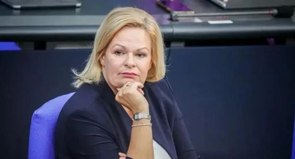 ألمانيا تتوعد بترحيل السوريين