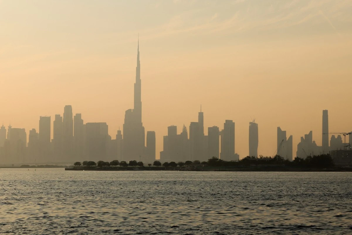 دبي تعـتمد أكبر مـيزانـية لثلاث سنوات قـادمة بإيـرادات تبلغ 302 مـليار درهم و46% منها لتـطويـر البـنية التحتـية