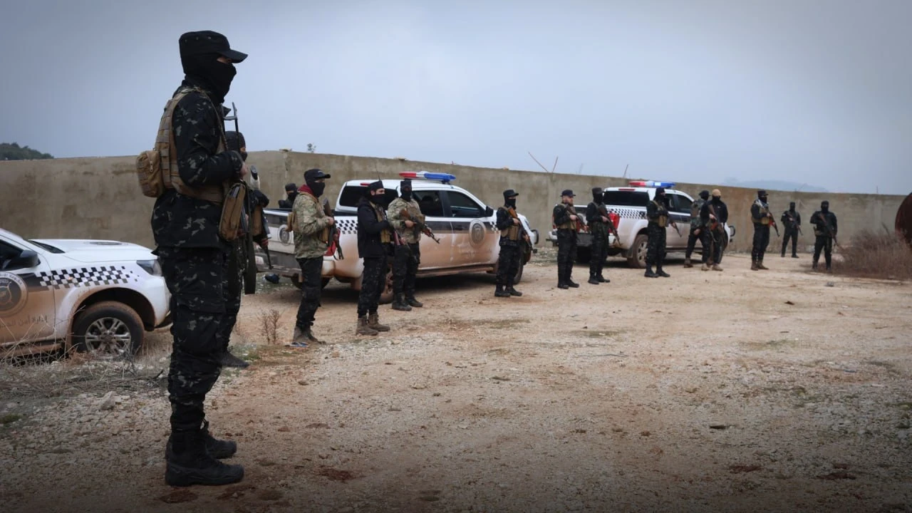 قوى الأمن العام تكتشف نفقًا يربط العراق بسوريا في البوكمال: تفاصيل جديدة عن المقر الإيراني السابق