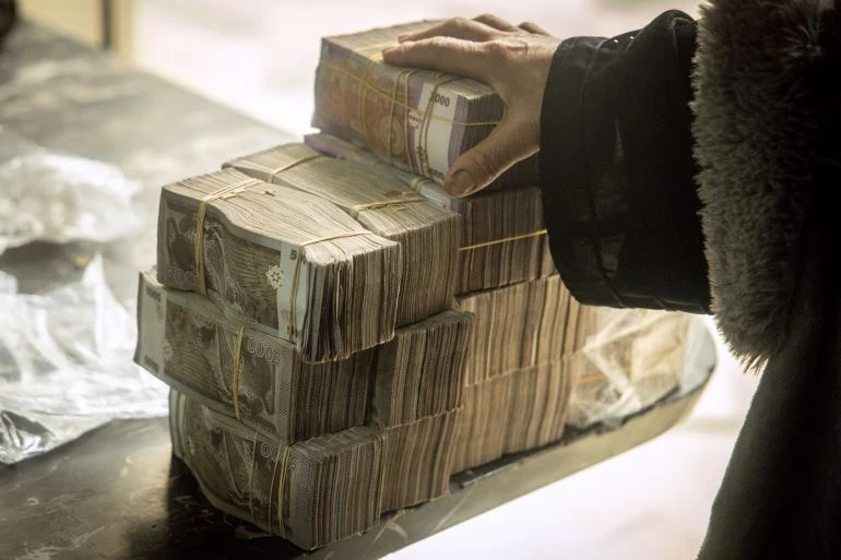 سعر صرف الليرة السورية عند افتتاح يوم الأربعاء