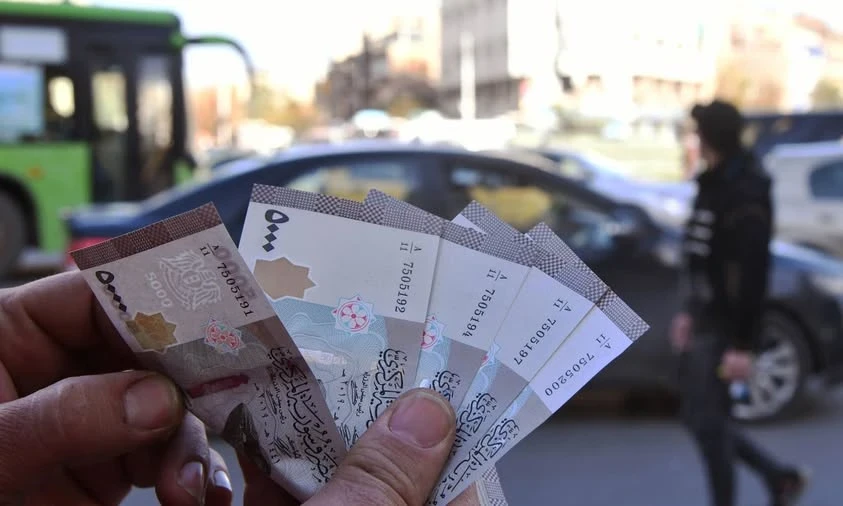 أخطاء في حسابات "شام كاش" تؤخر صرف منحة الرئيس للكوادر التعليمية