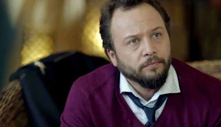 الفنان مكسيم خليل: صوت ينتقل وقائع المحارق وينبذ الظلم