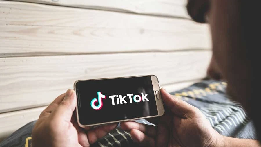 كيف تكسب المال على تطبيق تيك توك: دليل شامل للمبتدئين