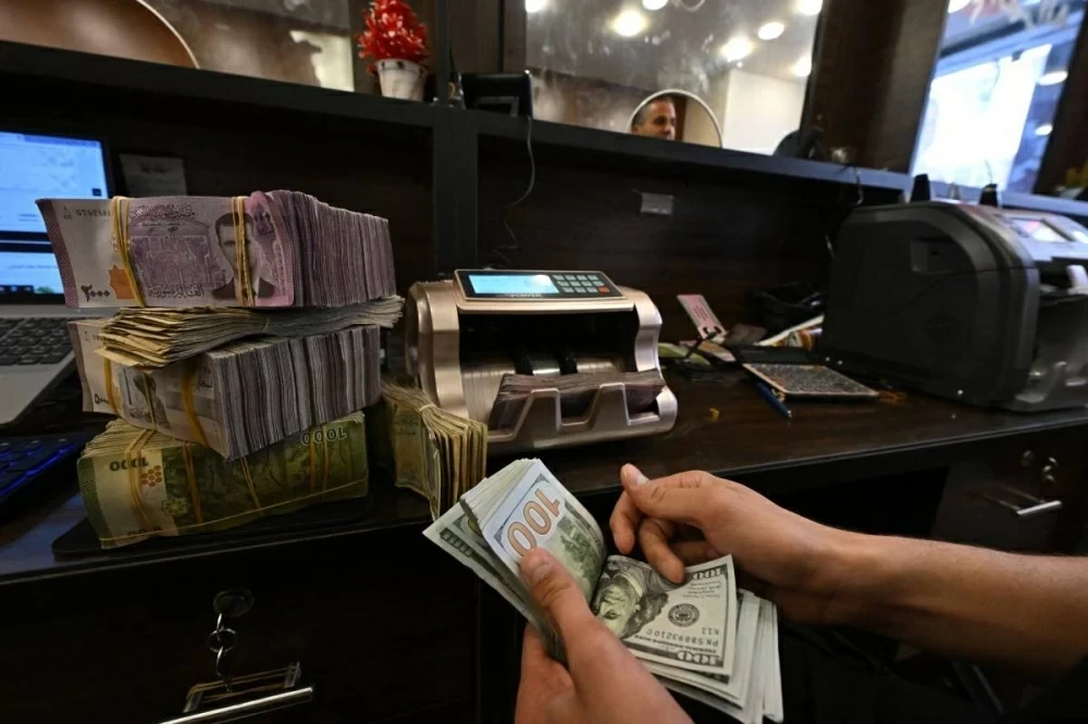 سعر صرف الليرة السورية عند افتتاح يوم الثلاثاء